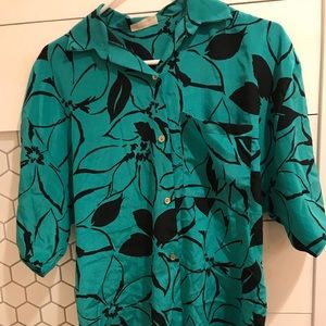 🎃Ladies Vintage Turquoise and Black Top